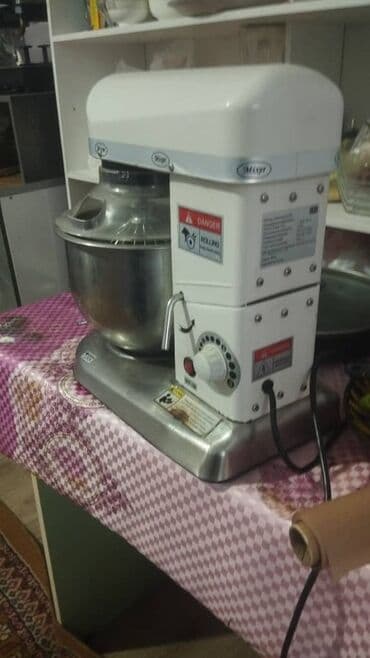 оборудование для кафе: Продаю мощный профессиональный миксер в отличном состоянии. Полностью — 2