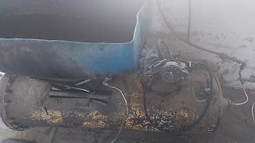 Автосервисное оборудование: Комплект оборудования для шиномонтажа и ремонта колес. Состав: - — 6