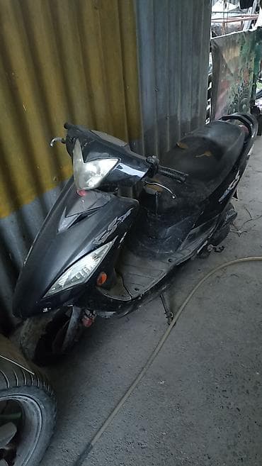 daelim скутер: Тип скутера 100 куб. см, Бензин, Б/у — 1