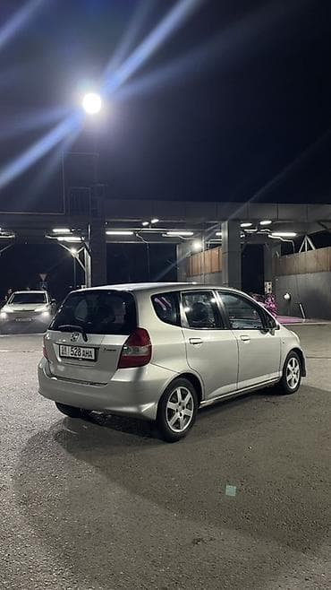 Honda Fit: 2007 г., 1.3 л, Механика, Бензин, Хэтчбэк