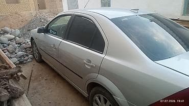 Ford Mondeo: 2001 г., 1.8 л, Механика, Бензин, Седан