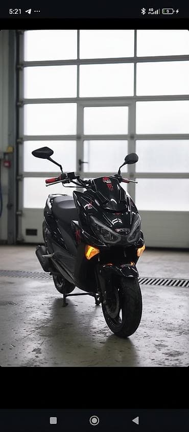 Макси-скутер 175 куб. см, Бензин, Б/у