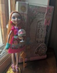 домик для куклы: Кукла Ever After High Холли О’Хэйр🩷:Идеального состояния,стояла в — 1