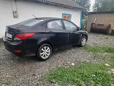 Hyundai Solaris: 2012 г., 1.6 л, Механика, Бензин, Седан