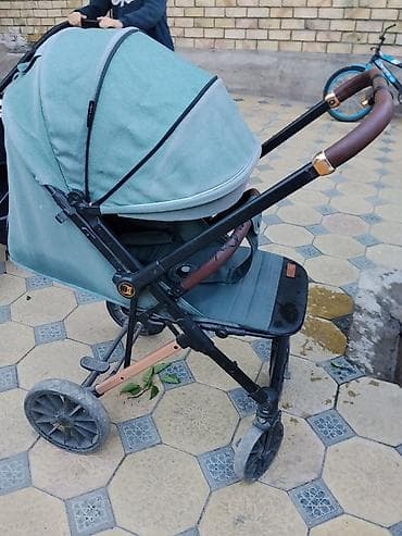 одежда по сунне: Прогулочная коляска с полноценным капюшоном и большим сиденьем — 2