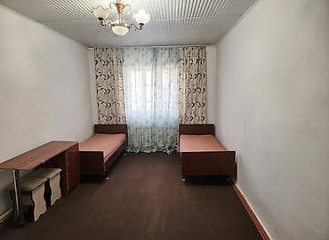 Срочно сдаю пол дома. две комнаты, с частичной мебелью, стиральная