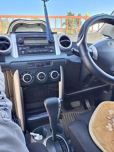 малометражки авто: Toyota Ist: 2002 г., Автомат, Бензин, Хэтчбэк — 4