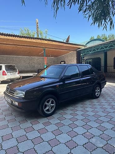 roewe ei6: Volkswagen Vento: 1992 г., 1.8 л, Механика, Бензин, Седан — 1
