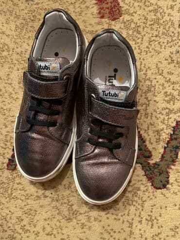 Продаю б/у кеды фирма Tutubi для девочек раз 32
Сост отл