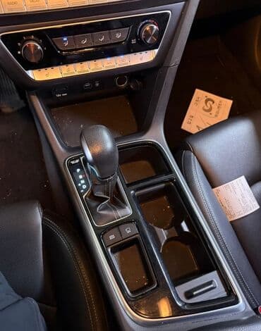 срочно продаю в связи с переездом: Hyundai Sonata: 2018 г., 2 л, Автомат, Газ, Седан — 9