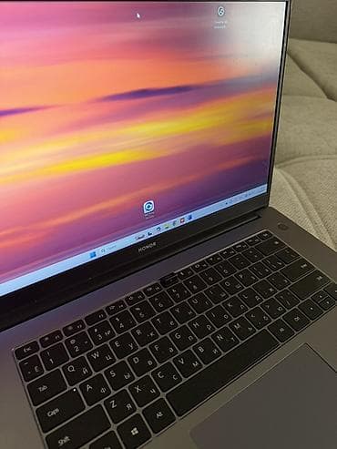 HONOR MagicBook (серия) 15" - Экран с тонкими рамками, матовая