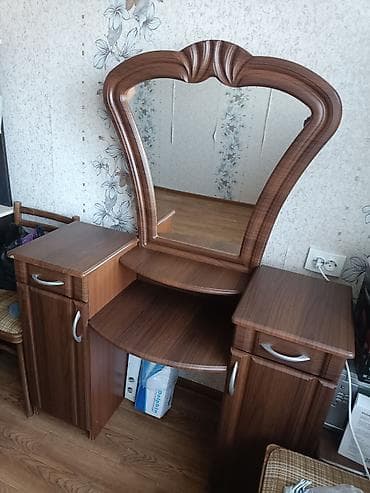 Туалетный столик, С зеркалом, цвет - Коричневый, ЛДСП