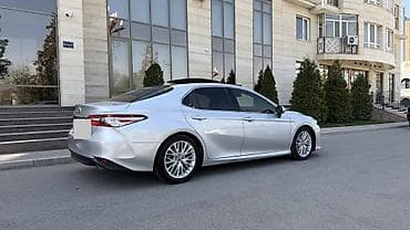 bid e5: Toyota Camry: 2018 г., 2.5 л, Автомат, Бензин, Седан — 3