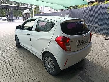 Chevrolet Spark: 2017 г., 1 л, Автомат, Бензин, Хэтчбэк