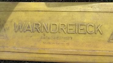 глушитель на авто: Автомобильный комплект безопасности Состав: - Огнетушитель пенный — 2