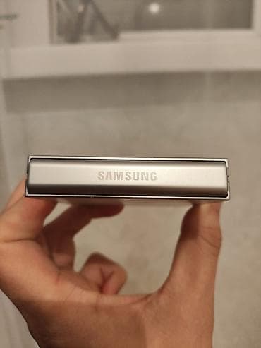 razr v3: Смартфон-раскладушка с большим внешним дисплеем Характеристики и — 10