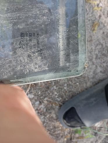 Стекло Переднее левое Hyundai, 2011 г., Б/у, Оригинал at lalafo.kg Стекло Переднее левое Hyundai, 2011 г., Б/у, Оригинал