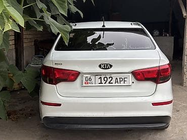 Kia Rio: 2016 г., 1.4 л, Механика, Бензин, Седан