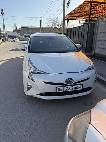 bazar kg: Toyota Prius: 2017 г., 1.8 л, Вариатор, Гибрид, Хэтчбэк — 1