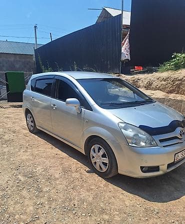 Toyota Corolla Verso: 2005 г., 1.8 л, Механика, Бензин, Минивэн