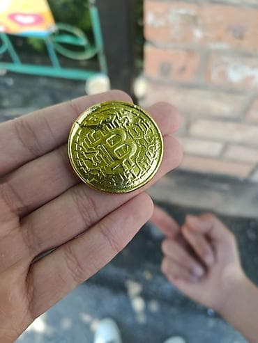 Сувенирная монета «Bitcoin» (имитация) - Диаметр примерно 38–40 мм