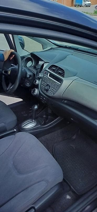 крло на фит: Honda Fit: 2011 г., 1.6 л, Автомат, Бензин, Хэтчбэк — 7