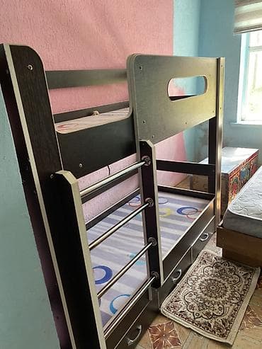 детский сейф копилка: Детская двухъярусная кровать с лестницей и выдвижными ящиками. - — 3