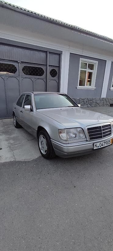 mercedesbenz: Mercedes-Benz W124: 1995 г., Седан — 2