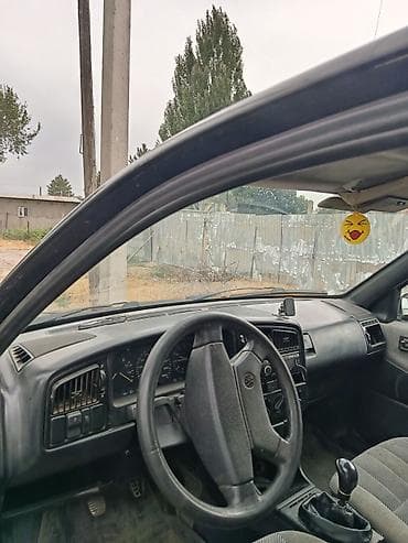 Volkswagen Passat: 1989 г., 1.8 л, Кол менен иштөөчү, Седан