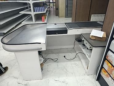 Манекены: Кассовый прилавок с транспортерной лентой для магазина - — 2