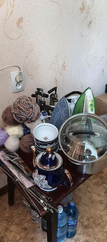 Кухонные принадлежности: Набор хозяйственных и кухонных принадлежностей Так же можно приобрести — 1