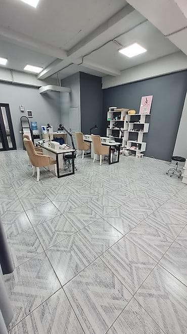 сдаю работу: Аренда офисов, 2 м², В бизнес центре, С оборудованием — 1