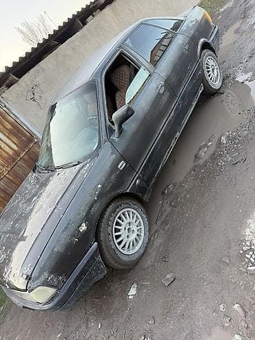 машина авто: Audi 80: 1989 г., Седан — 2