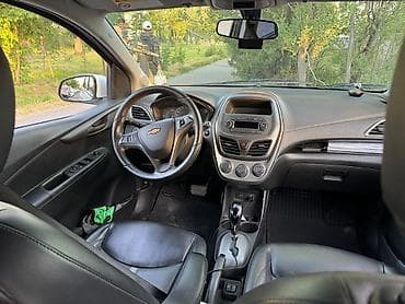 step 2: Chevrolet Spark: 2018 г., 1 л, Вариатор, Бензин, Хэтчбэк — 6