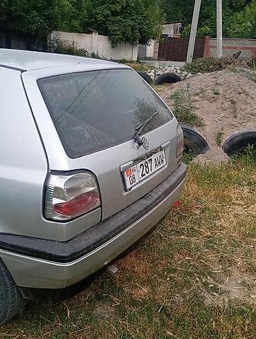 Продажа авто: Volkswagen Golf: 1992 г., 1.8 л, Механика, Бензин, Хэтчбэк — 2