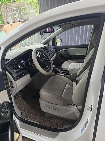 toyota verso 7 мест: Kia Carnival: 2019 г., Минивэн — 10