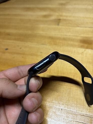 женские часы: Apple Watch 7 45 mm
В отличном состоянии 
Комплект зарядка и ремешки — 3