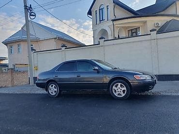 Toyota Camry: 2000 г., 2.2 л, Автомат, Газ, Седан