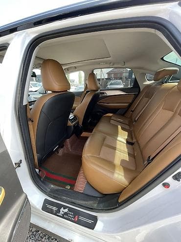 a class: GAC Aion S белый седан с черной крышей Кузов и дизайн: - — 10