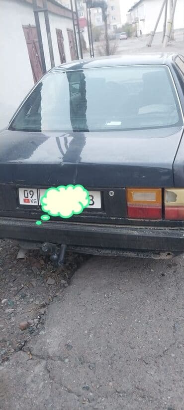 меняю дом на авто: Audi 100: 1982 г., 2.3 л, Механика, Бензин, Седан — 2