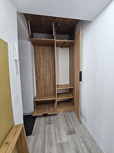 Гарнитуры для прихожей: Прихожая-гардероб в современном стиле, выполненная под дерево (теплый — 5