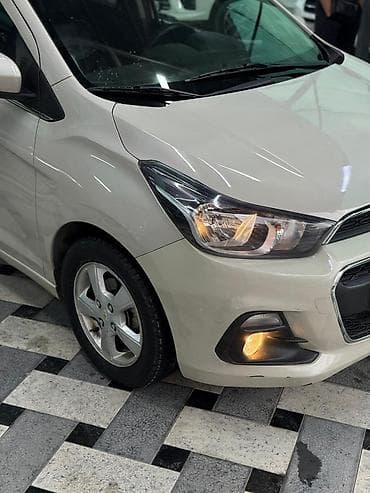 is lexus: Chevrolet Spark: 2017 г., 0.1 л, Автомат, Бензин, Хэтчбэк — 3