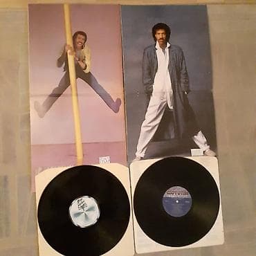 Виниловые пластинки: Продам виниловые диски в очень хорошем состоянии. Всем привет, в сеть — 9