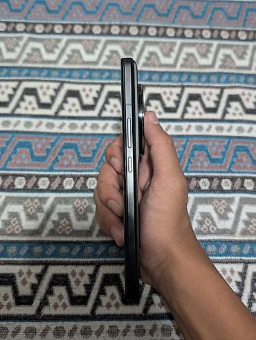 телефон бву: Xiaomi, 13 Ultra, Б/у, 256 ГБ, цвет - Черный, 1 SIM, 2 SIM — 6