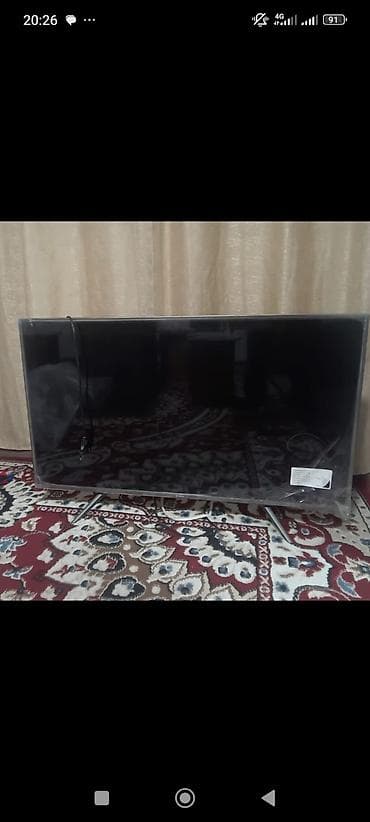 LED-телевизор с диагональю около 43–50". - Тонкие рамки, две