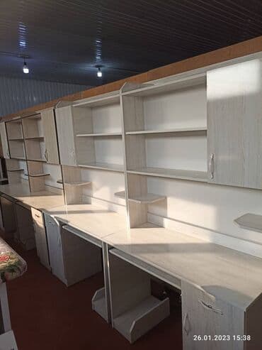 офисные столы и кресла бу: Ширина 110см высота 190 глубина 50 — 1