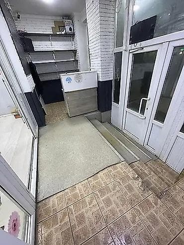 продаю офис политех: Политех Ахунбаева Сдается в аренду самая горячая точка - Отдельно — 3