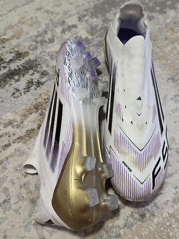Футбольные бутсы adidas F50 сатылат 2 жолу кийилген. 2500 сомго