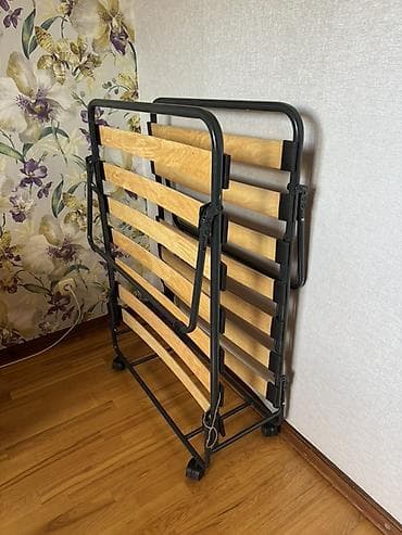 Эмерек: Бүктөлүүчү жеңил керебет, Колдонулган, Матрасы менен — 3
