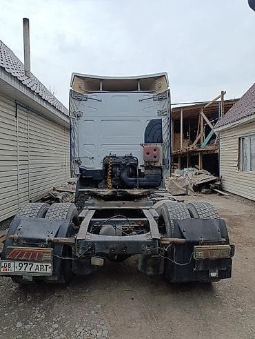 mazda cx: Тягач, Renault, 2010 г., Без прицепа — 3